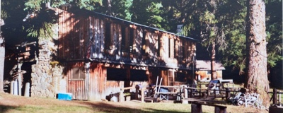 Historical photo of the lodge before its renovation.